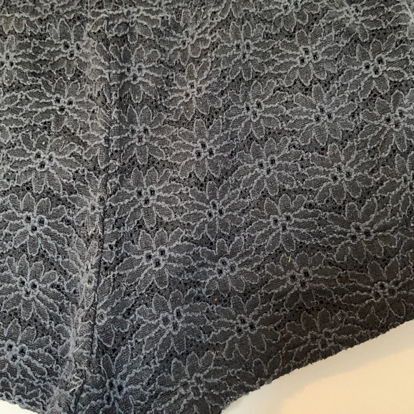 Black lace shorts - Picture 3 of 4